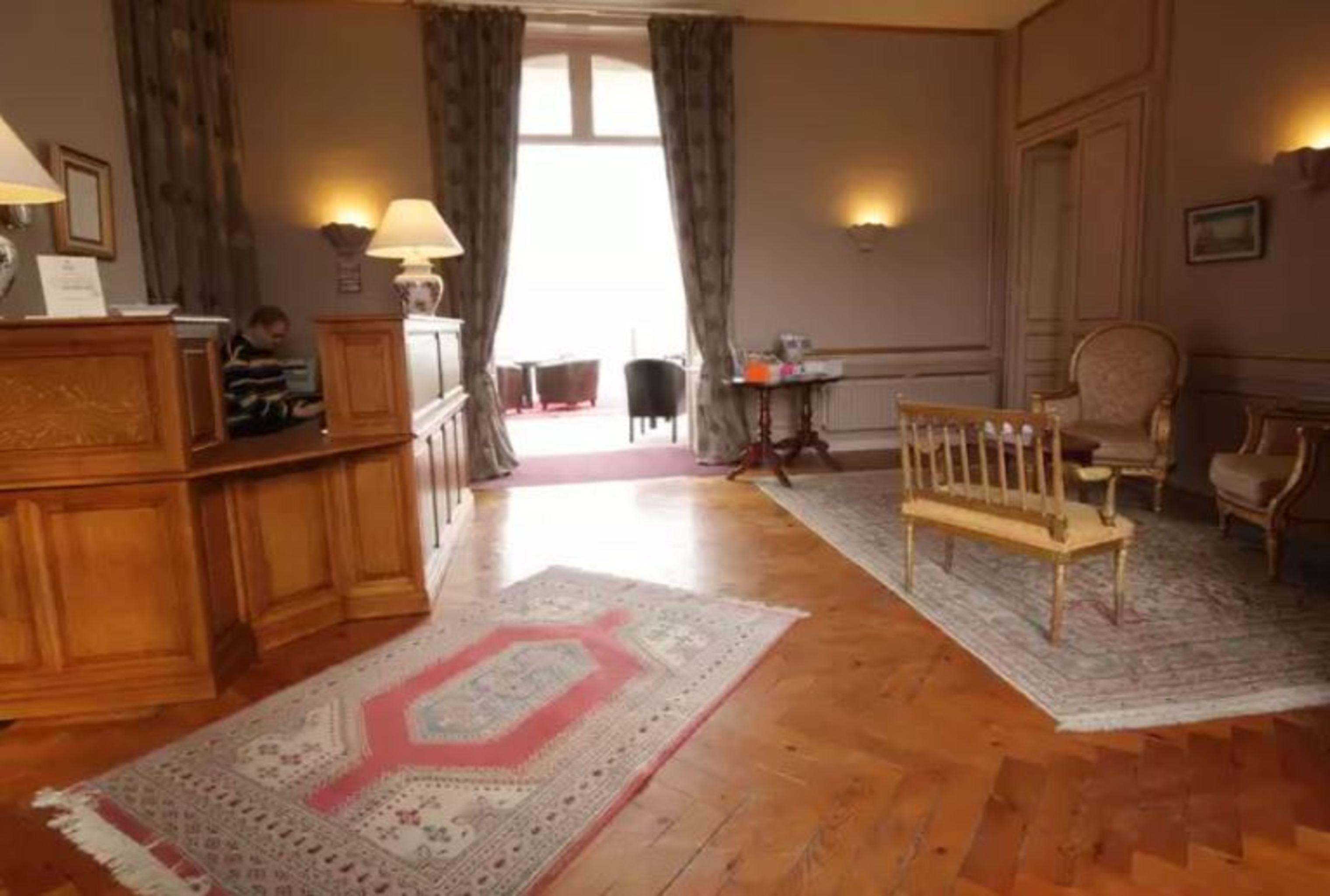 Chateau De Hotel