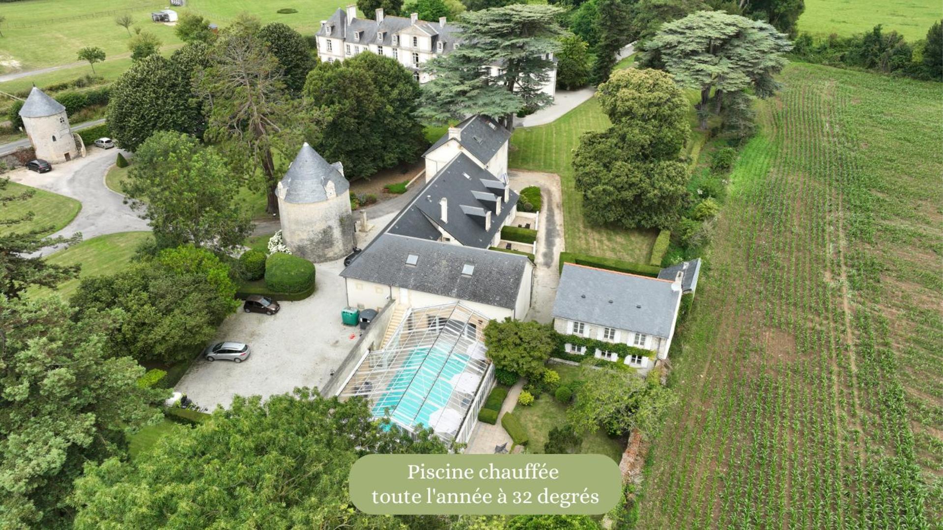 Chateau De Hotel