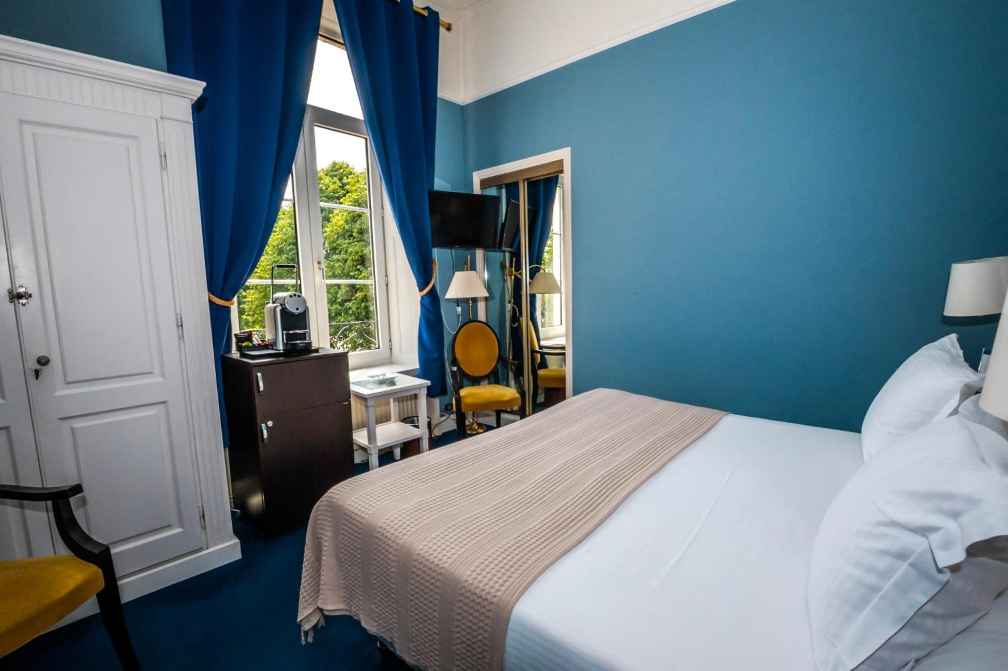 Chateau De Hotel Sully (Calvados)